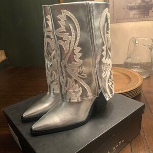 Azalea Wang Western Style Esperanza Metallic Silver Heeled Boots